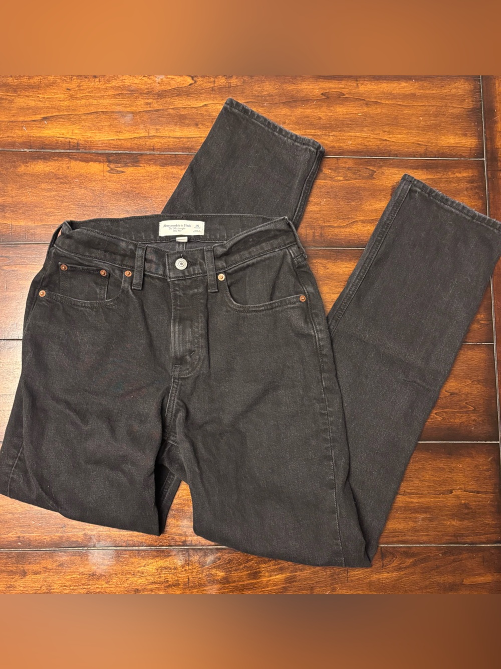 Abercrombie & Fitch Women’s Curve Love 90s Straight Jeans in Black